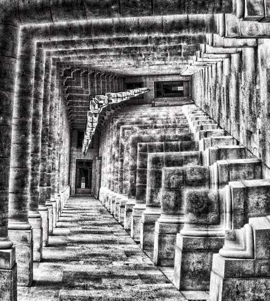 Pasillo vertical y horizontal.