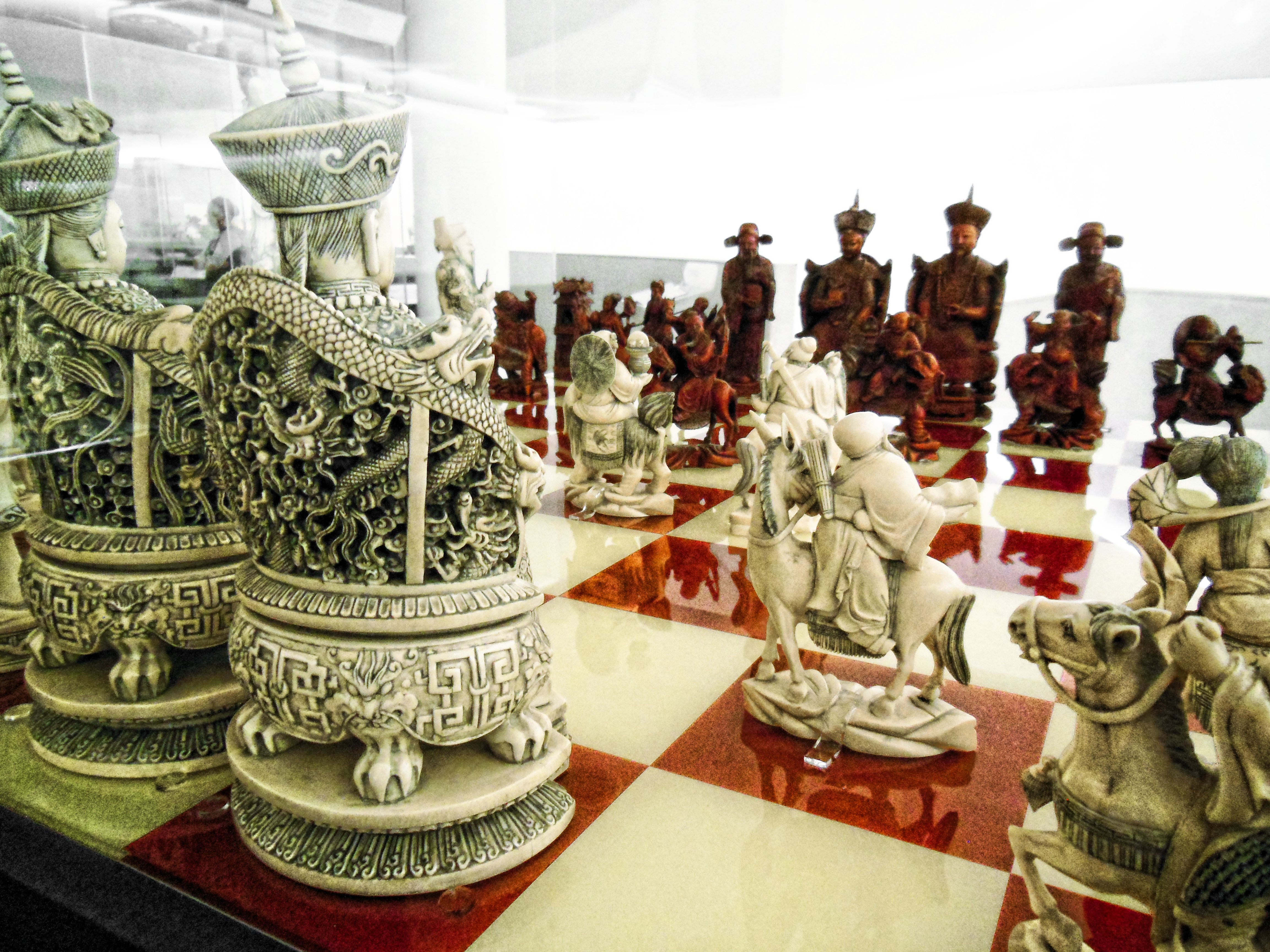 Juego de Ajedrez tallado en marfil